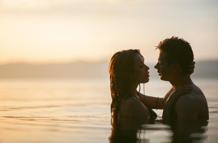 Ilustrasi bercinta di dalam air. (shutterstock)