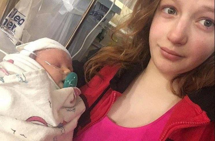Abigail dan bayinya, Aliza Rose Friend. (Dok. Kennedy News and Media)